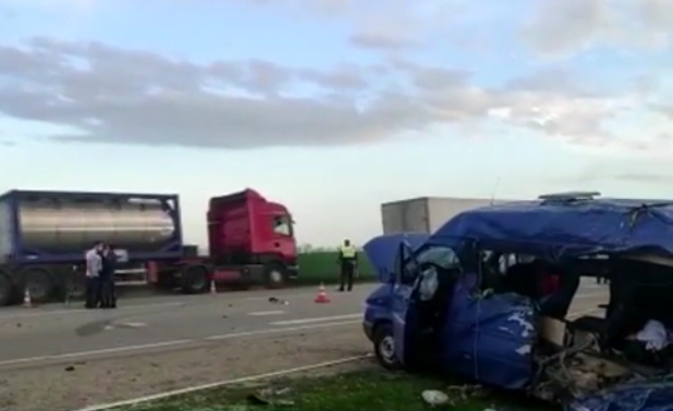 Řidič kamionu popsal hrozivou nehodu: Zemřelo při ní 5 mladých basketbalistek.