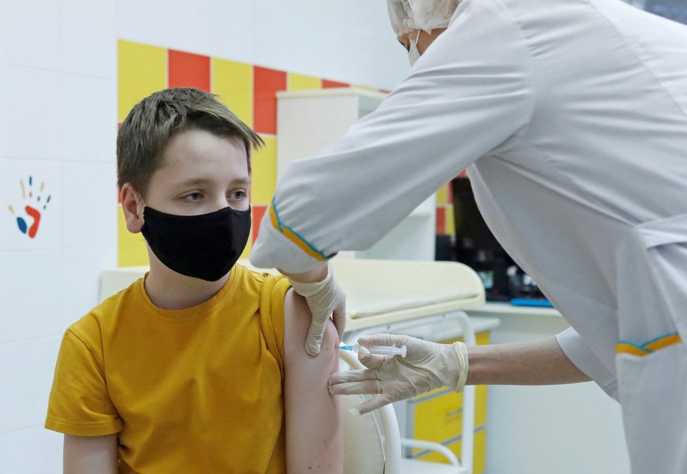 Očkování teenagerů v Rusku (10.2.2022)