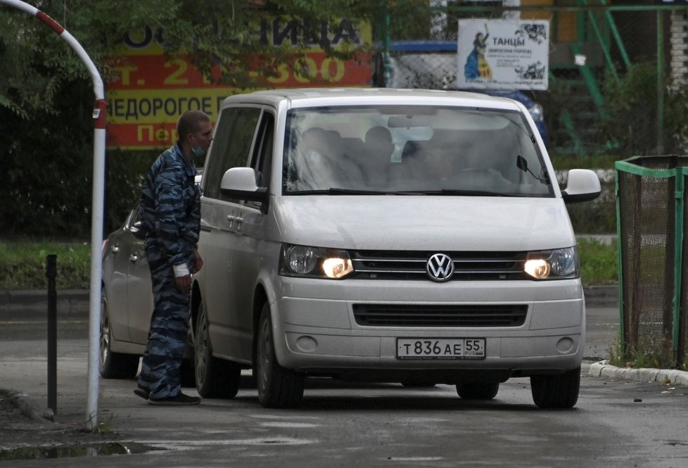 Na kliniku v Omsku, kde je hospitalizován Alexej Navalnyj, dorazili specialisté z Německa.