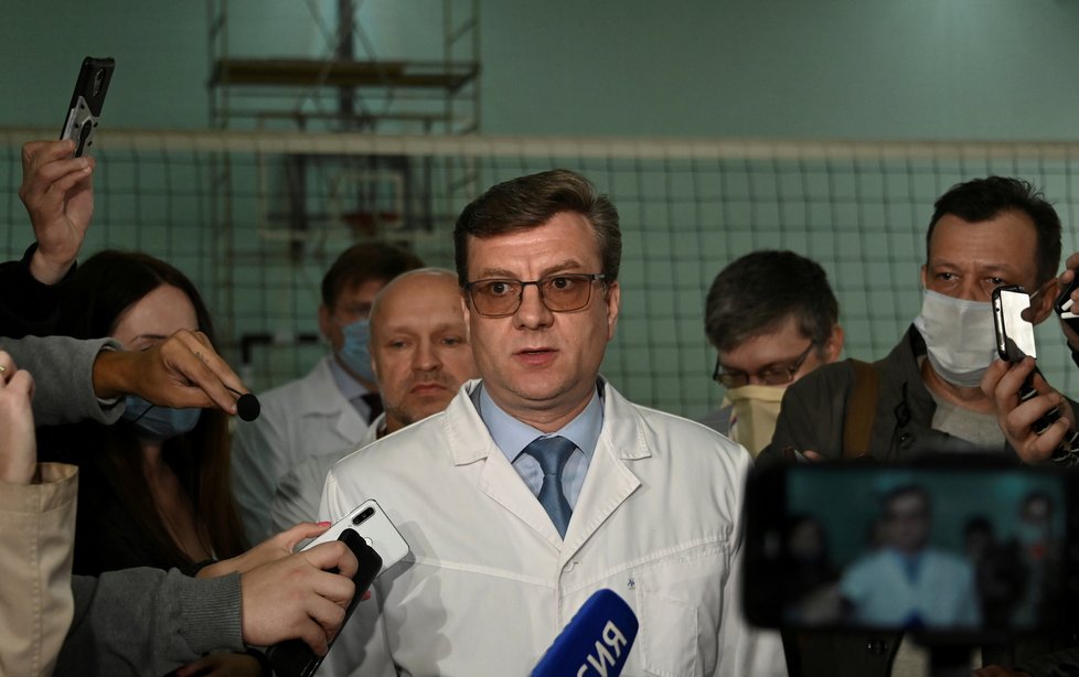 Bývalý primář jednotky intenzivní péče v nemocnici v Omsku Alexandr Murachovskij, který v současnosti působí jako ministr zdravotnictví oblastní vlády.