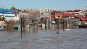 Záplavy v ruském Orenburgu (11.4.2024)