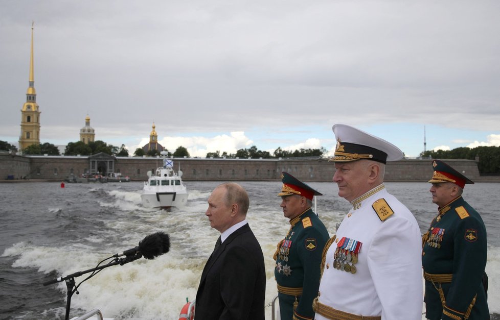 Prezident Putin ohlásil novou námořní doktrínu.