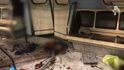Vagón petrohradského metra po výbuchu trhaviny