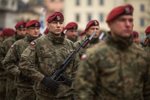 Varšava chce dalších 46 tisíc mužů ve zbrani, prý na obranu před případnou agresí Ruska.