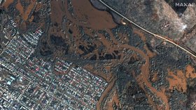 Obraz zkázy v Rusku: Tisíce zatopených domů a rychlá evakuace. Hladina Uralu dál stoupá