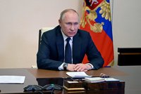 Putinův oteklý obličej? Léčba rakoviny steroidy, záchvaty vzteku a vyšinutí z izolace, tvrdí agenti