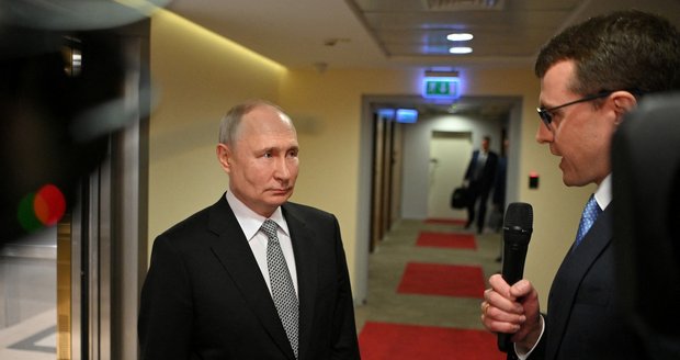Putin tvrdí, že wagnerovcům nabídl pokračování v bojích. Pod „skutečným velitelem“ Šedým