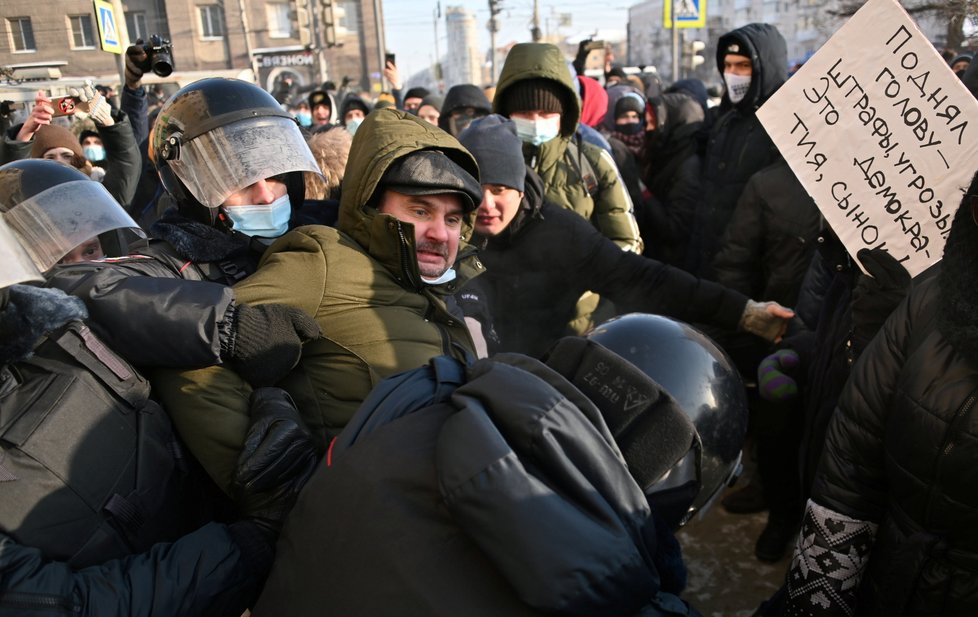 Desítky lidí byly zatčeny v Rusku při demonstracích na podporu opozičního předáka Alexeje Navalného, (23.01.2021).