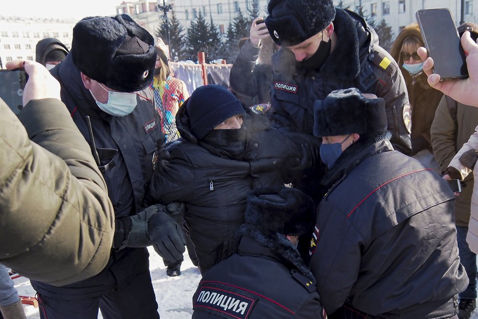 Desítky lidí byly zatčeny v Rusku při demonstracích na podporu opozičního předáka Alexeje Navalného, (23.01.2021).