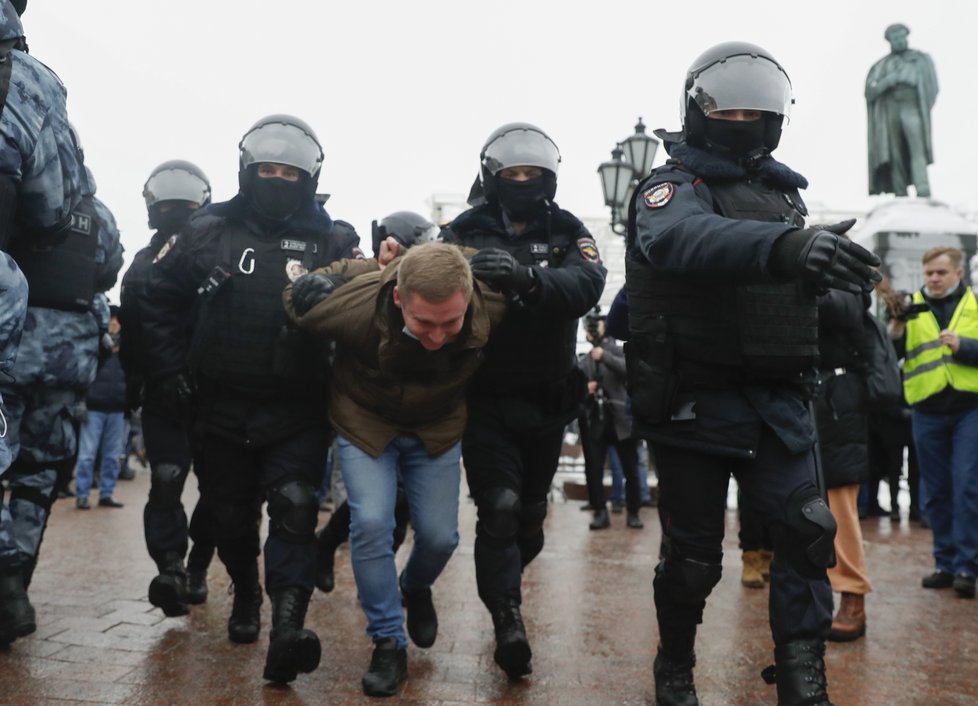 Při demonstracích na podporu Navalného bylo zatčeno přes 200 lidí, (23.01.2021).