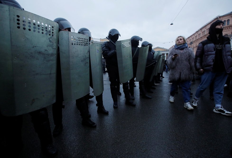 Při protestech na podporu Navalného bylo zatčeno přes 1000 lidí, (23.01.2021).