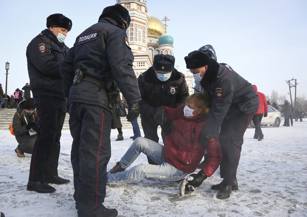 Při protestech na podporu Navalného bylo zatčeno přes 1000 lidí (23. 01. 2021).