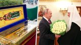 Putinova svatá válka: Rusové vykopali světce, jeho ruku poslali na frontu, ať pomůže v boji