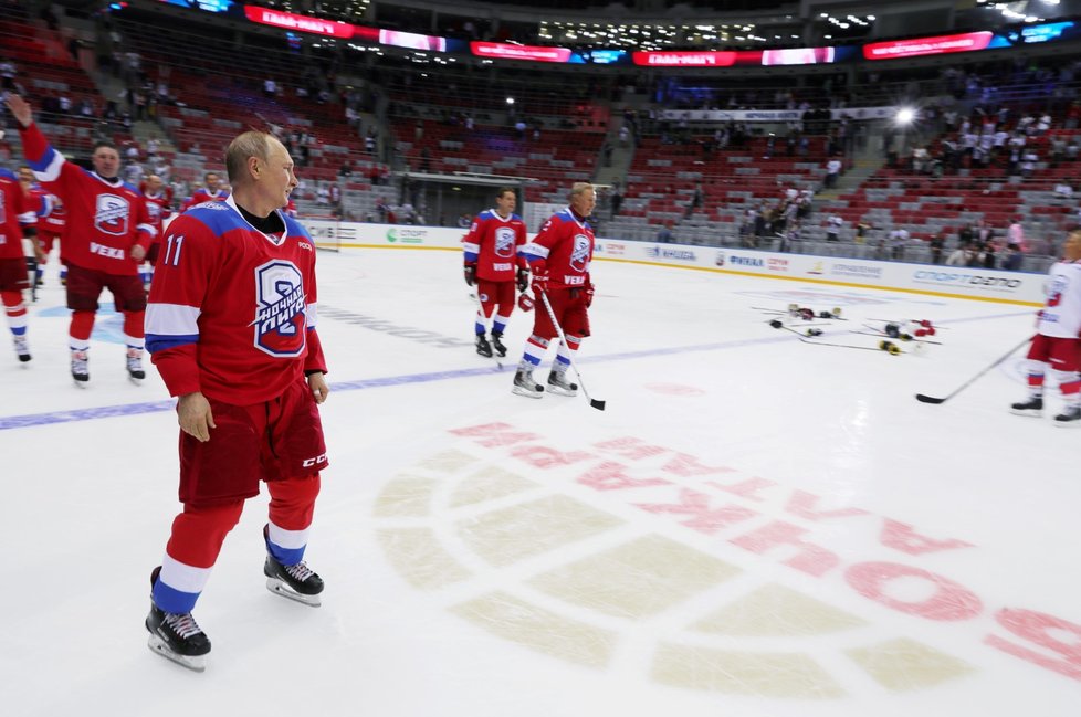 Ruský prezident Putin během exhibičního hokejového zápasu