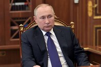 Putin má rakovinu štítné žlázy, píší ruští novináři. Kreml zuří: Výmysly a lži