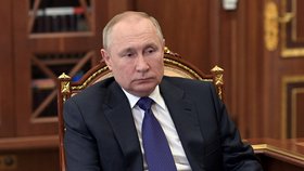 Putin má rakovinu štítné žlázy, píší ruští novináři. Kreml zuří: Výmysly a lži