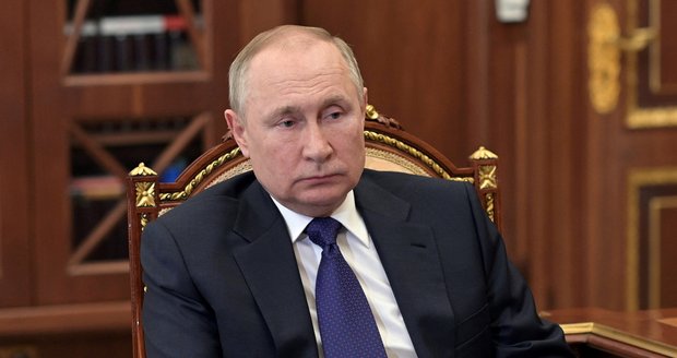 Putin má rakovinu štítné žlázy, píší ruští novináři. Kreml zuří: Výmysly a lži