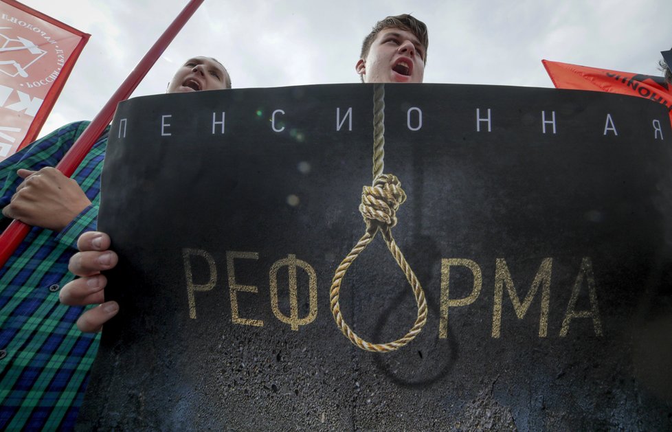 V Rusku probíhají protesty proti Putinově důchodové reformě.