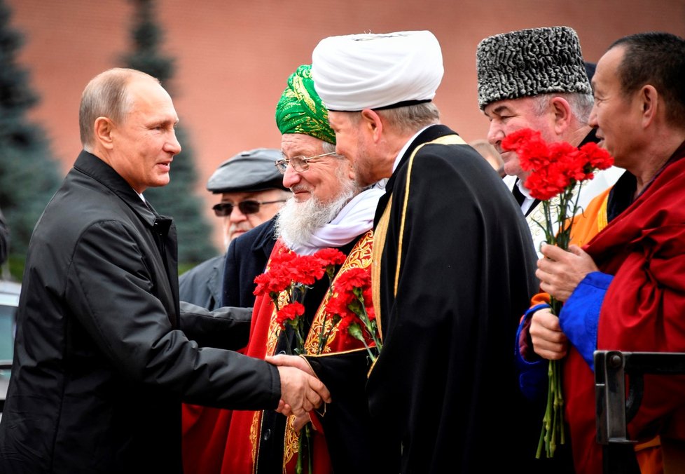 Putin se na Rudém náměstí setkal i s představiteli nejvýznamnějších ruských náboženství.