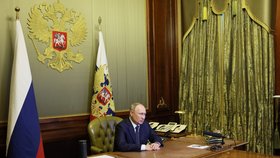 Vladimir Putin při jednání ruské rady bezpečnosti (10.10.2022)