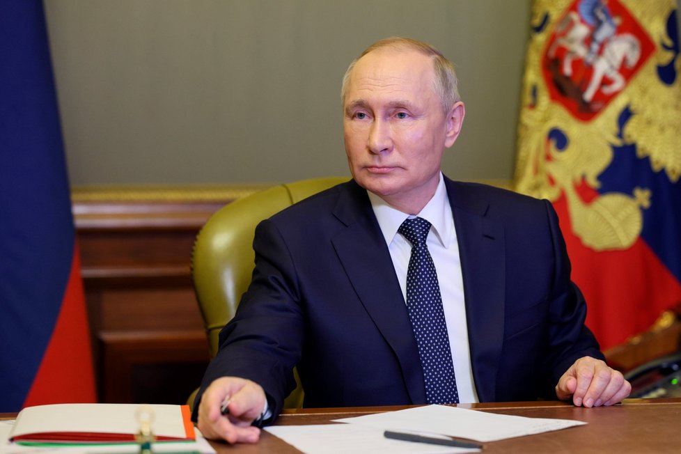 Vladimir Putin při jednání ruské rady bezpečnosti (10.10.2022)