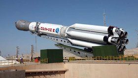 Ruská raketa Proton-M se devět minut po startu zřítila.