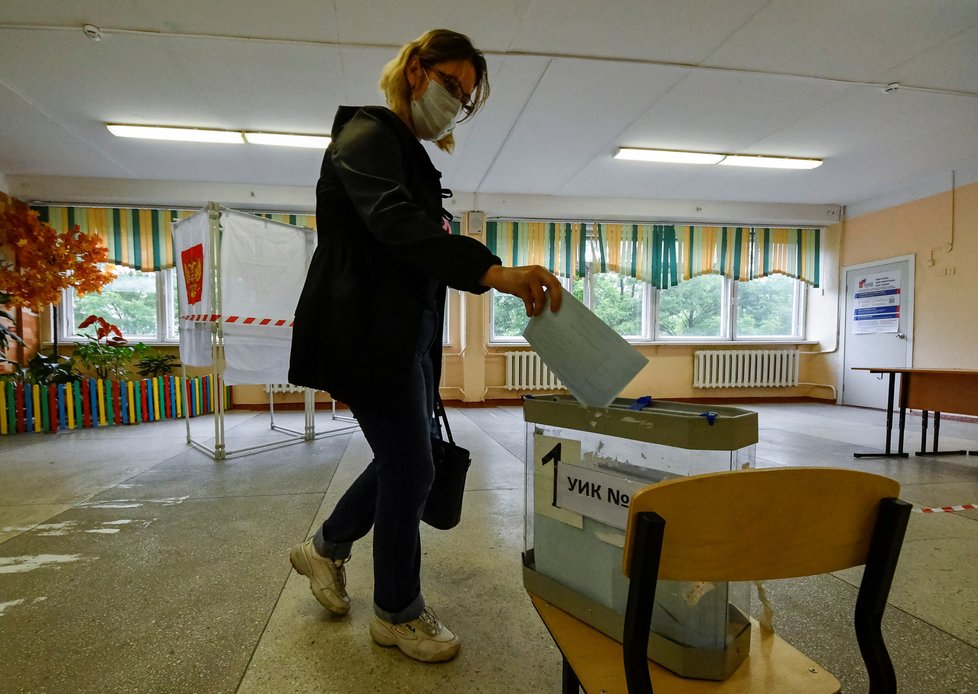 V Rusku končí referendum, Putinovi prodlouží léta v Kremlu, (01.07.2020).