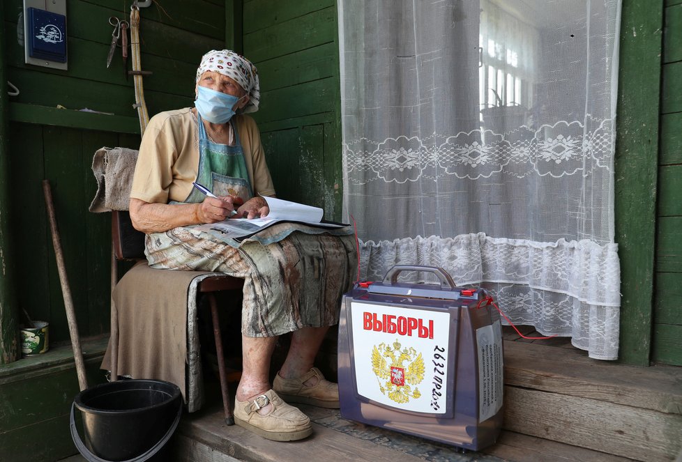 V Rusku končí referendum, Putinovi prodlouží léta v Kremlu, (01.07.2020).