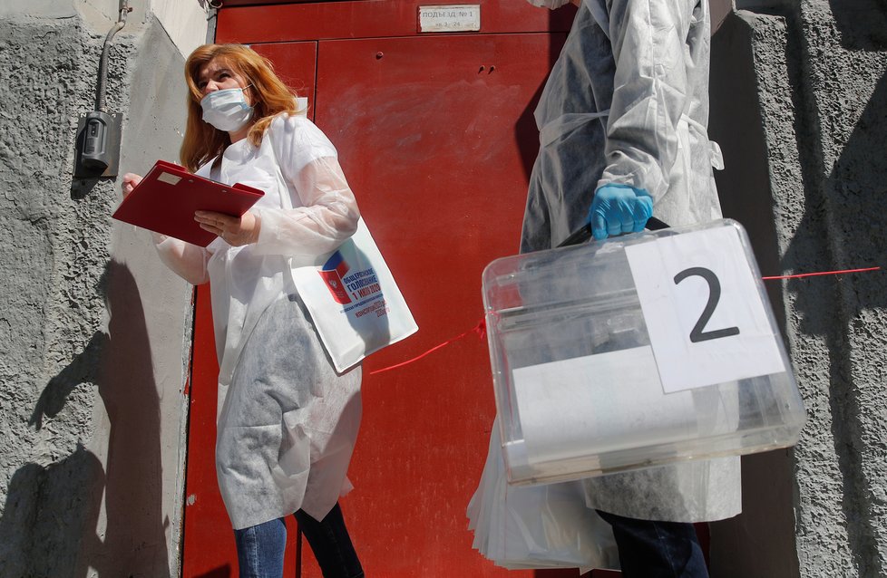 V Rusku končí referendum, Putinovi prodlouží léta v Kremlu, (01.07.2020).