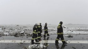 Trosky letadla FlyDubai, které se v sobotu 19. března zřítilo nedaleko přistávací dráhy v Rostovu na Donu.