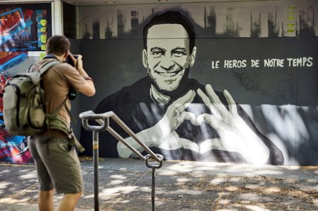 Kresba Alexeje Navalného ve švýcarské Ženevě.