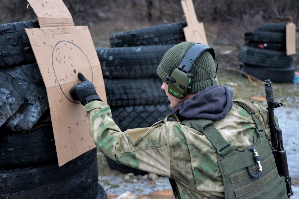 Cvičné střelby ruských vojáků v Doněcké oblasti (31. 1. 2023).
