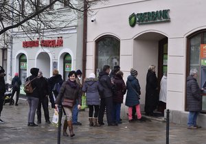 Sberbank v Česku má po útoku Rusů na Ukrajinu problém. (25.2.2022)