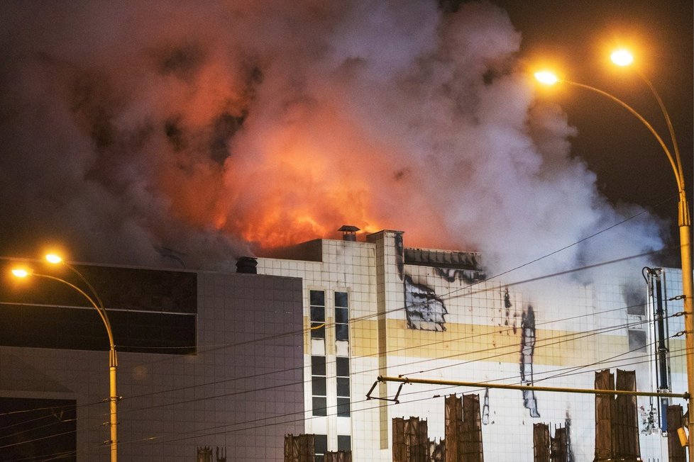 Požár obchodního centra v sibiřském městě Kemerovo