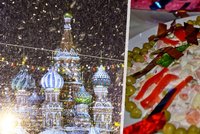 Méně zájezdů a kaviáru, jistí to bramborový salát. Rusové plánují na silvestra šetřit