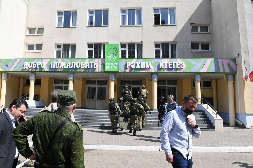 Státní smutek po střelbě ve škole v ruské Kazani (12.05.2021)