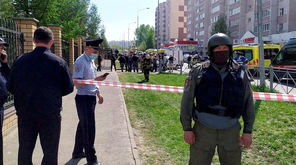Letos na jaře došlo ke střelbě ve škole v ruské Kazani (12.05.2021).