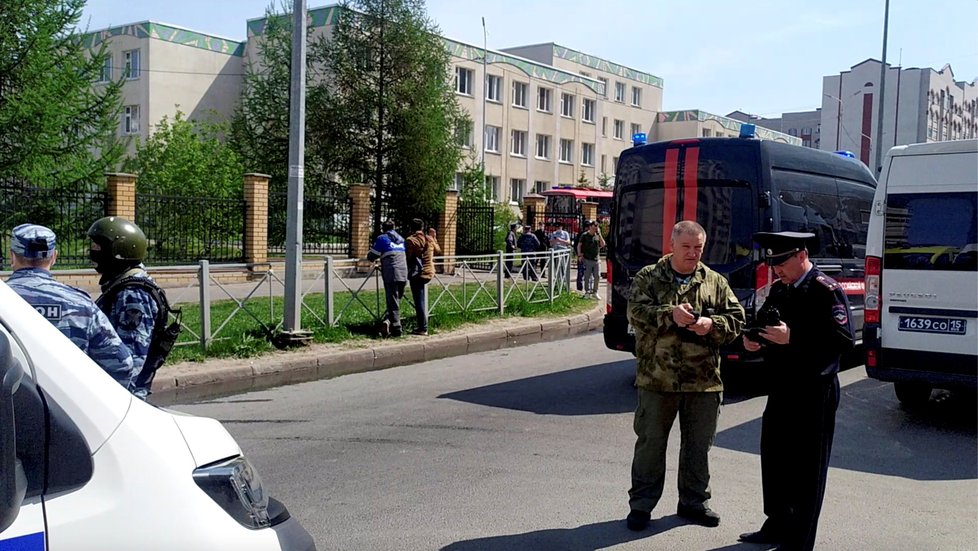 Letos na jaře došlo ke střelbě ve škole v ruské Kazani (12.05.2021).