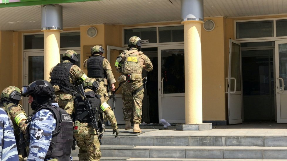 Státní smutek po střelbě ve škole v ruské Kazani (12.05.2021)