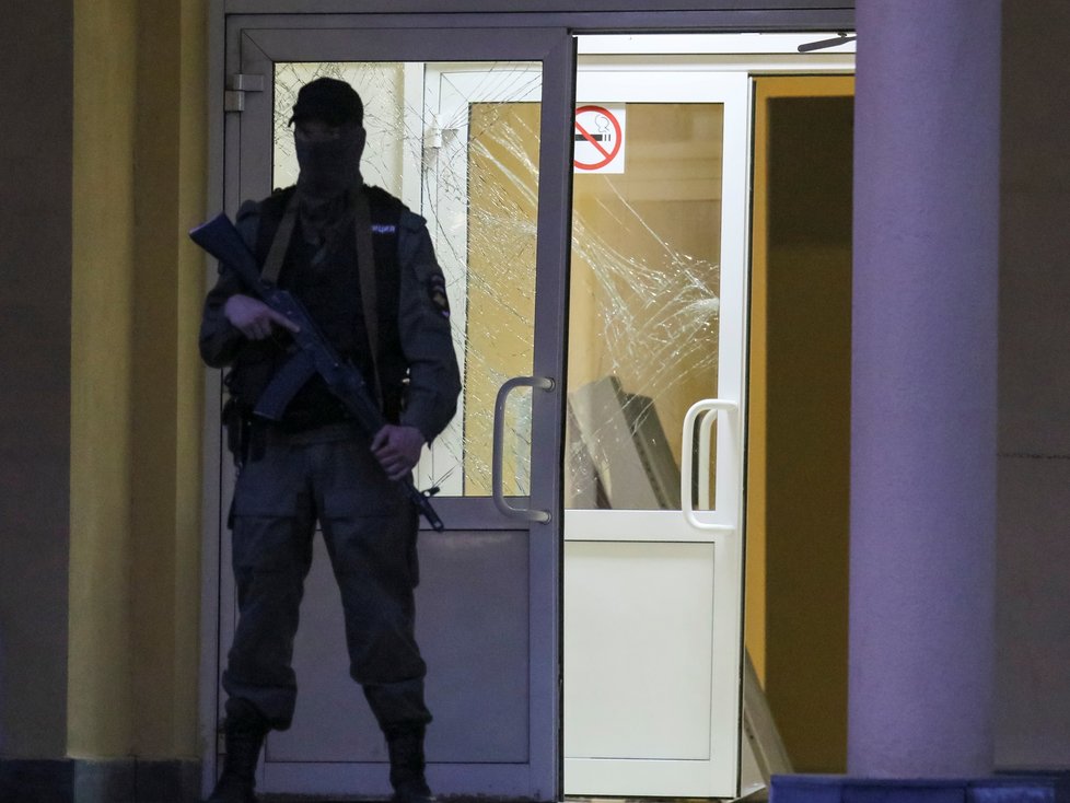 Letos na jaře došlo ke střelbě ve škole v ruské Kazani (12.05.2021).