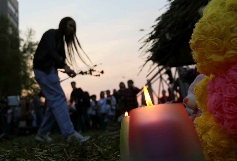 Státní smutek po střelbě ve škole v ruské Kazani, (12.05.2021).