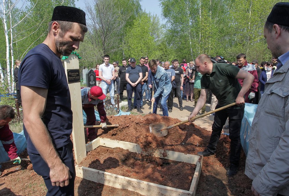 Státní smutek po střelbě ve škole v ruské Kazani, (12.05.2021).