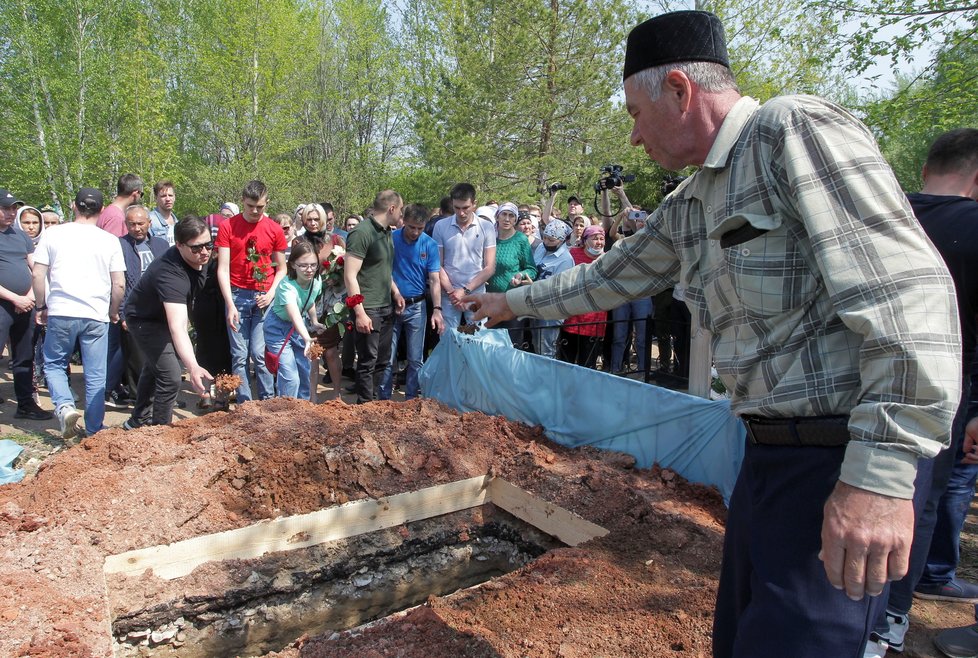 Státní smutek po střelbě ve škole v ruské Kazani, (12.05.2021).