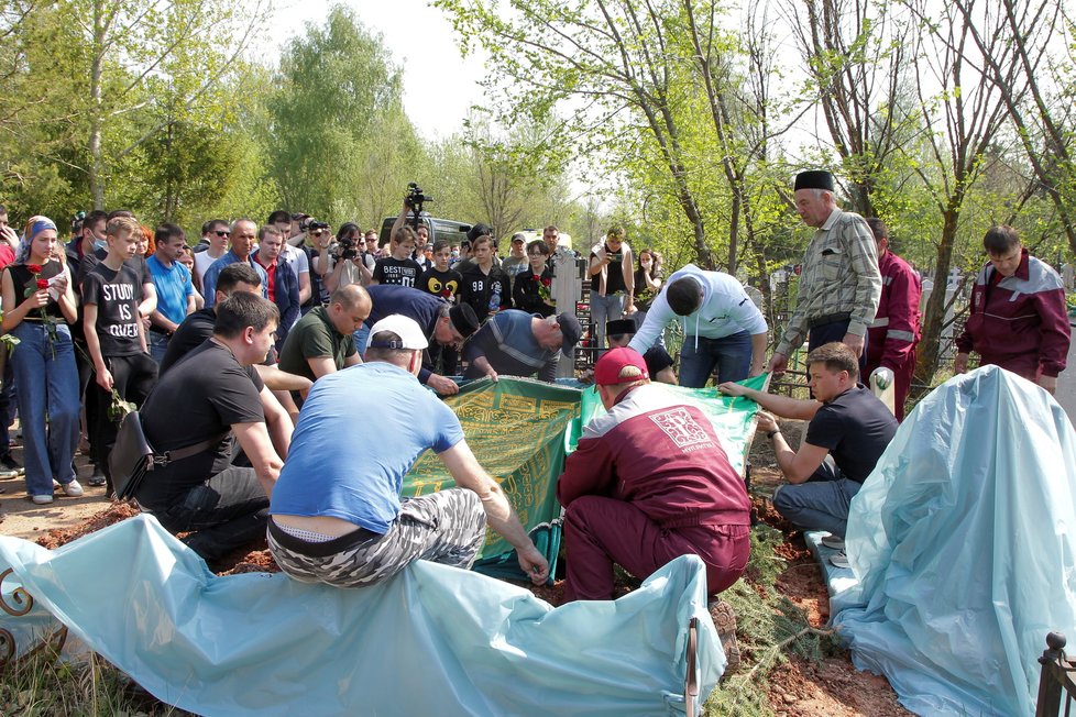 Státní smutek po střelbě ve škole v ruské Kazani, (12.05.2021).