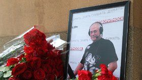 Po pádu z motorky zemřel ruský novinář Sergej Dorenko.