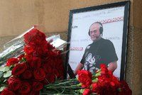 Přední ruský novinář zemřel v Moskvě po pádu z motorky. Zpovídal i zavražděného Litviněnka