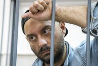 Nepohodlný režisér skončil v Rusku v domácím vězení. Viní ho ze zpronevěry
