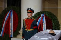 Nenápadný pohřeb s masovou účastí: S Gorbačovem (†91) se loučily tisíce. Putin ale nepřišel