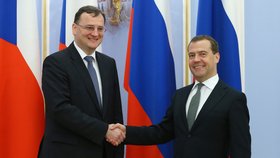 Premiér Medveděv vítá v Moksvě premiéra Nečase