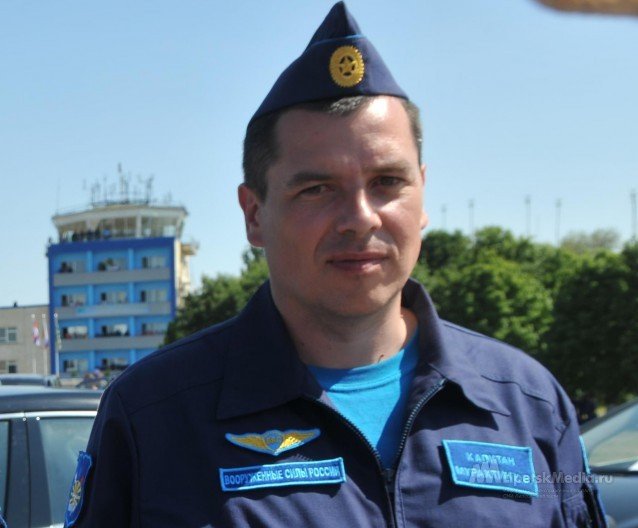 Kapitán Murachtin, který sestřelení letadla přežil.